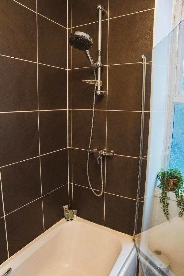 1 Bedroom Flat With Easy Parking/Public Transport Dundee Exteriör bild